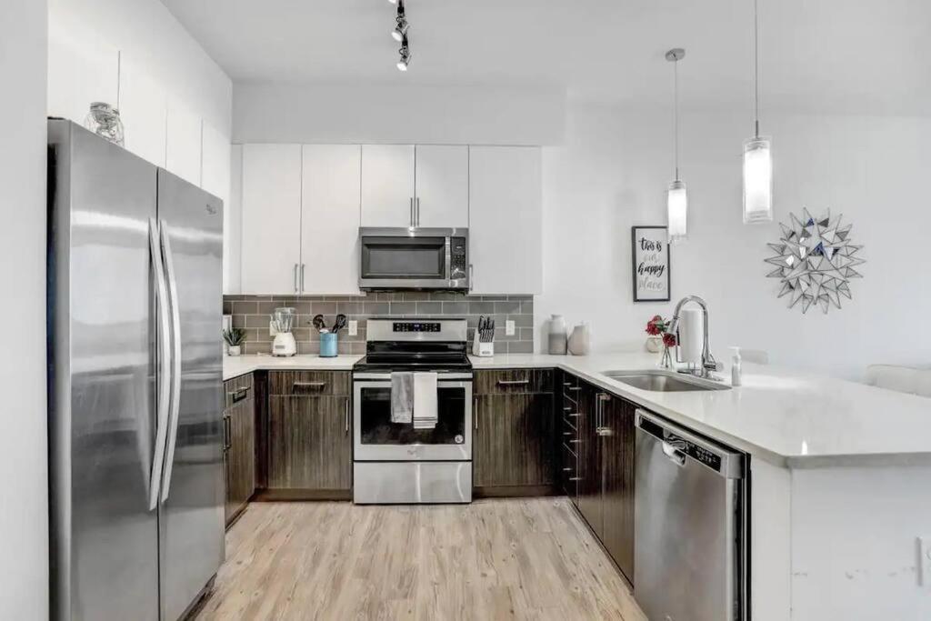 Urban Chic 1br Downtown Pool & Balcony Views Appartement Tampa